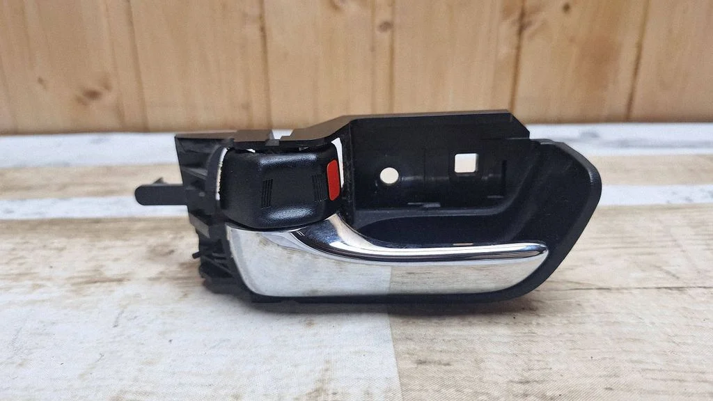 Rear door interior handle 6927447020