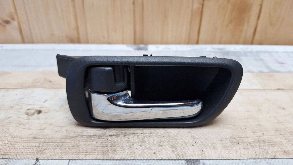 Rear door interior handle 692060F010