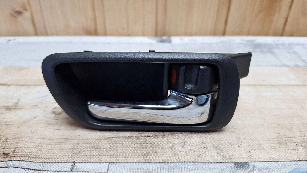 Rear door interior handle 692050F010