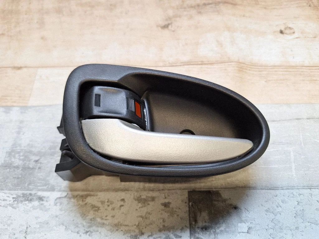 Tagaukse sisemine käepide – Toyota Yaris (2006-2011)