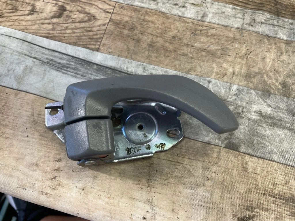 Rear door interior handle – rear right