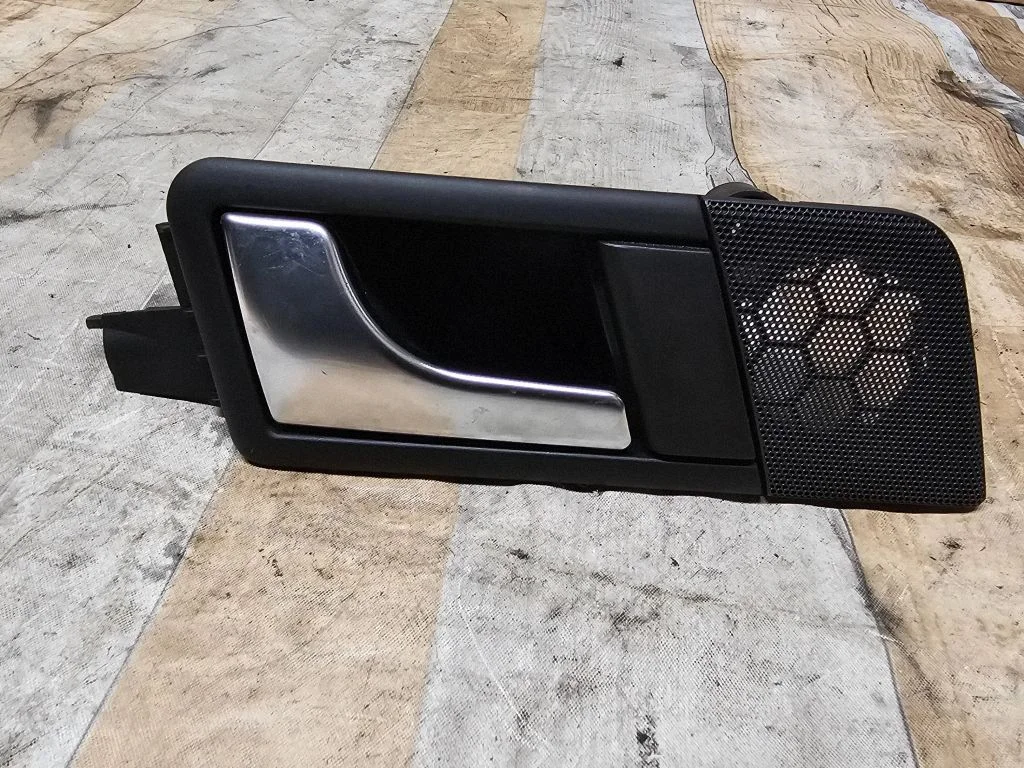 Rear door interior handle 8Z0839019