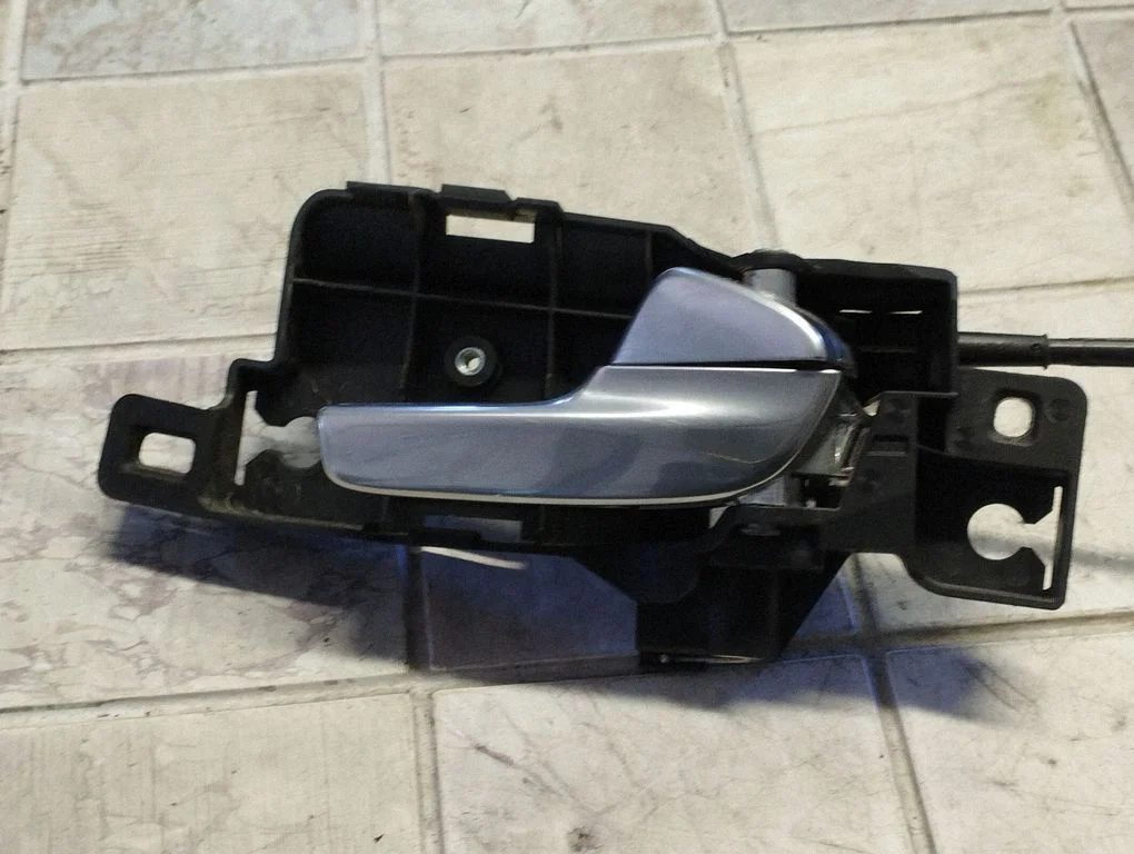 Tagaukse sisemine käepide – Ford Galaxy (2006-2015)