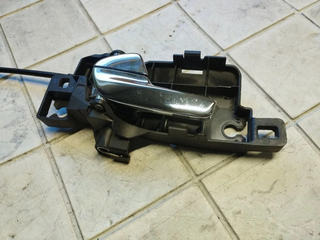 Rear door interior handle 6M21U22601