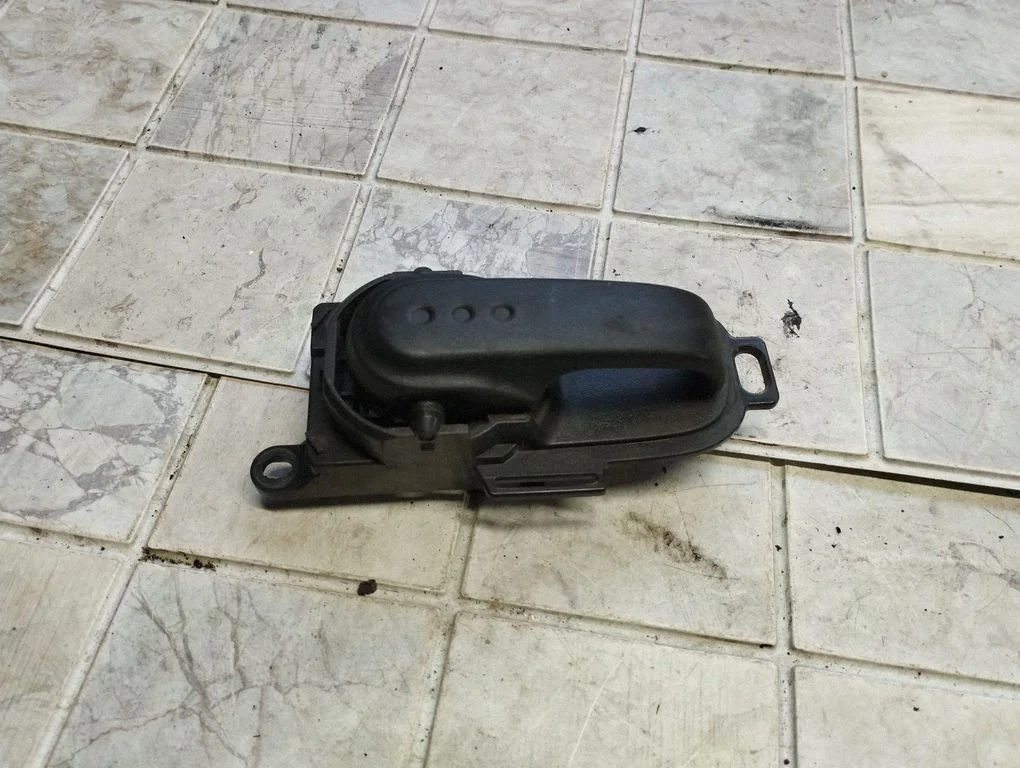 Tagaukse sisemine käepide 5010800006