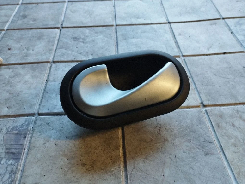 Tagaukse sisemine käepide – Renault Megane II (2006-2008)