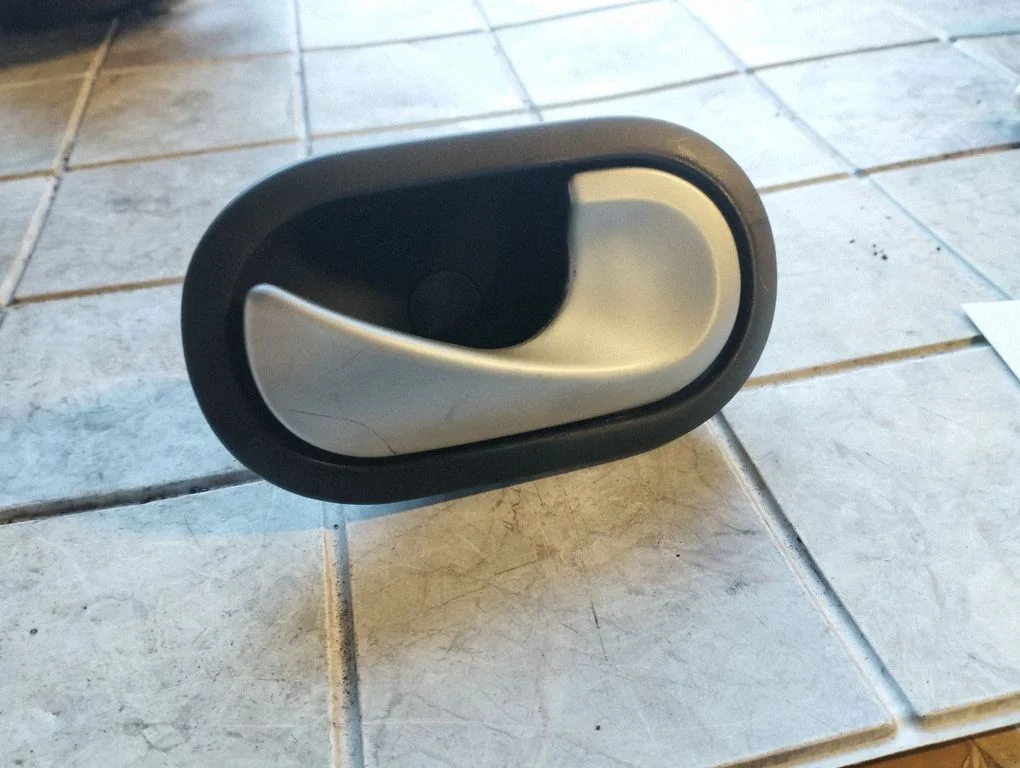 Tagaukse sisemine käepide – Renault Megane II (2006-2008)
