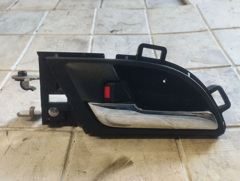 Rear door interior handle – Honda CR-V (2007-2012)