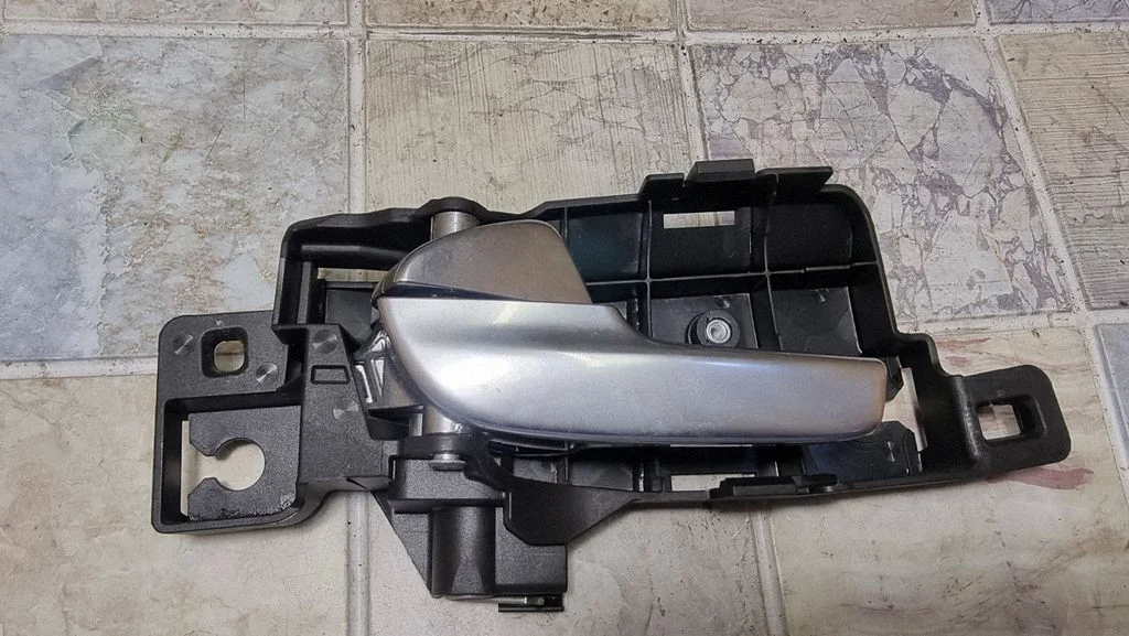 Rear door interior handle – Ford Mondeo MK IV (2007-2014)