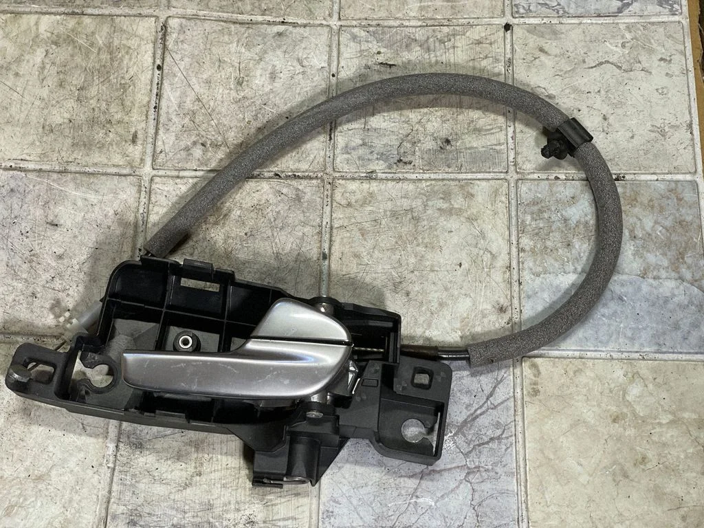 Rear door interior handle – Ford Mondeo MK IV (2007-2014)