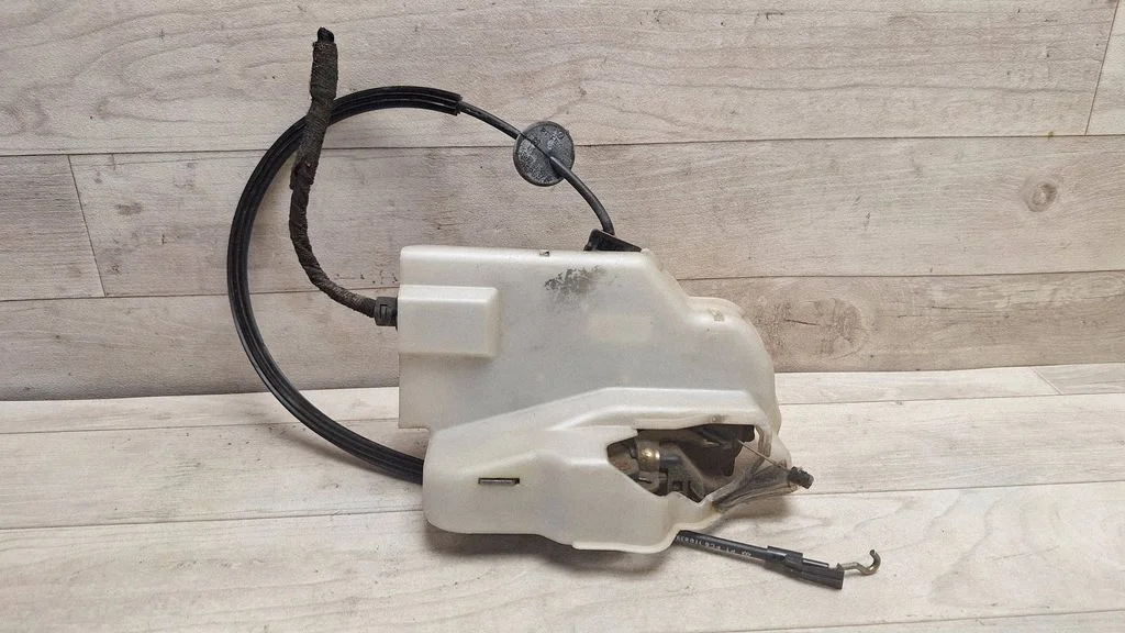 Rear door lock – rear left