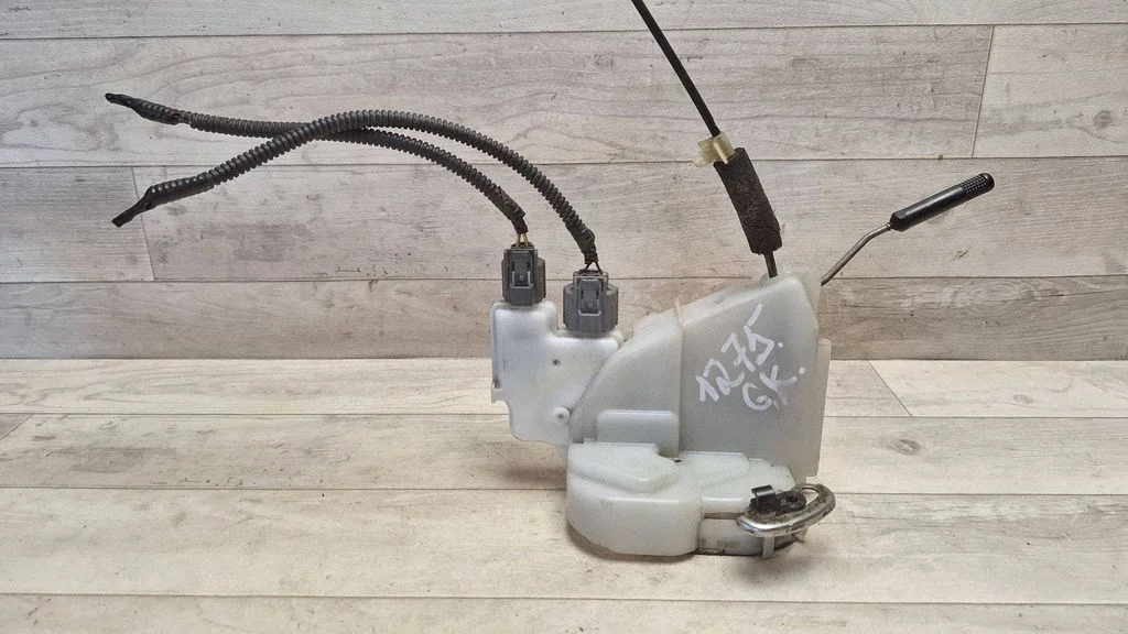 Rear door lock – rear left