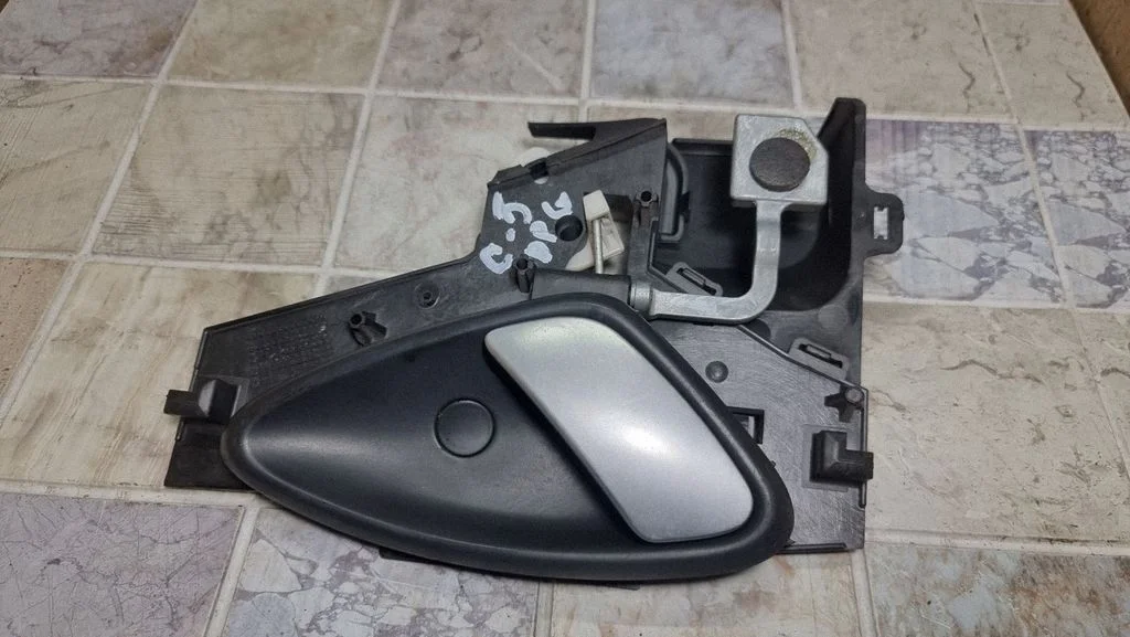 Rear door interior handle – Citroen C5 (2005-2008)