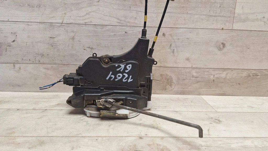 Rear door lock – rear left