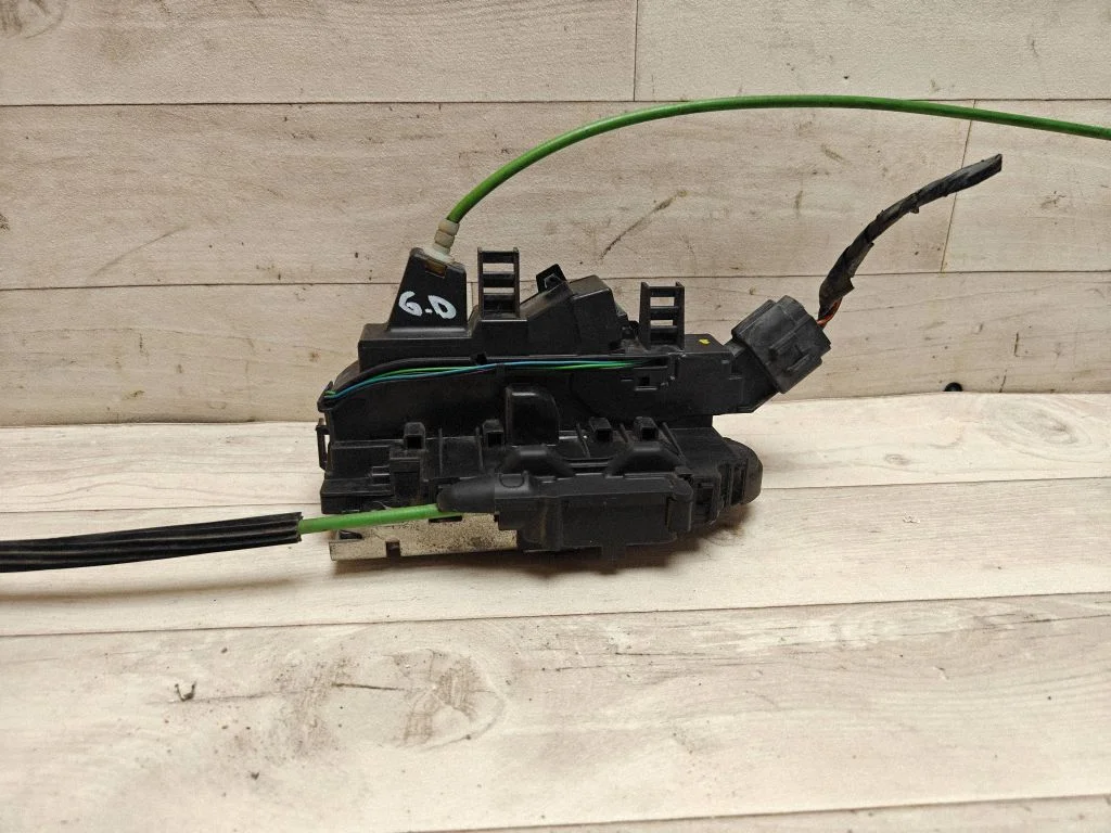 Rear door lock 51823816