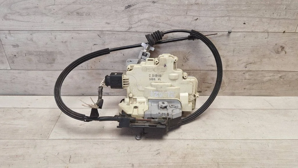 Rear door lock 3C4839015A