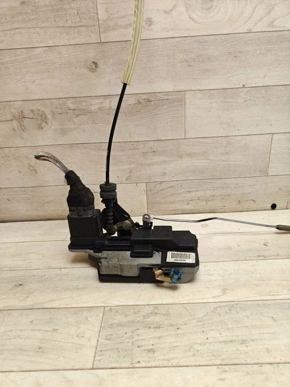 Rear door lock 8650556