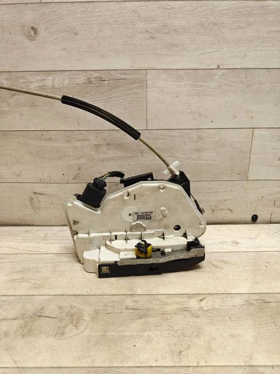 Rear door lock 6J0839016A