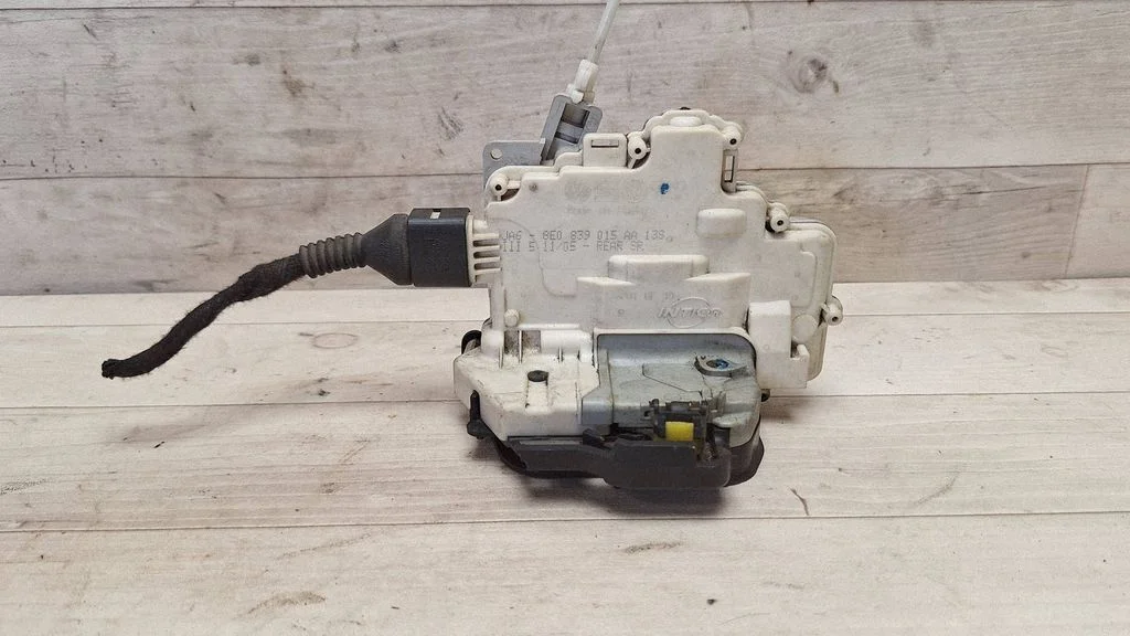 Rear door lock 8E0839015AA