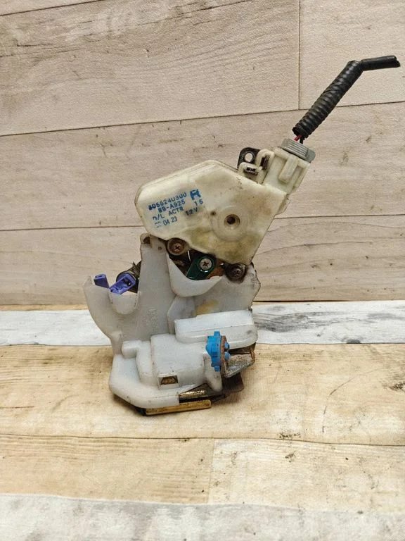 Rear door lock – Nissan X-Trail T30 (2001-2007)