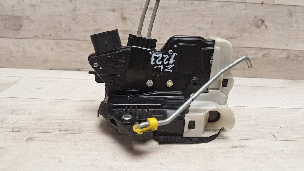Rear door lock A045777