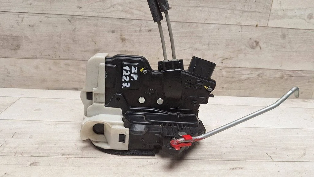 Rear door lock A045777