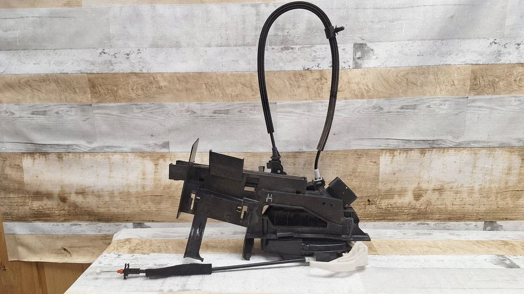 Rear door lock 40744138