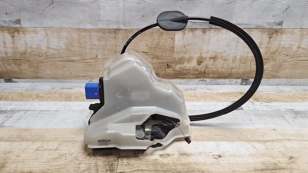 Rear door lock – rear left