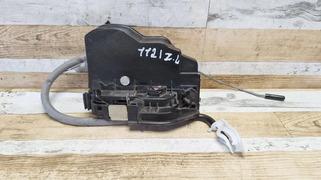 Rear door lock – BMW 1 Series E81 E87 (2004-2011)