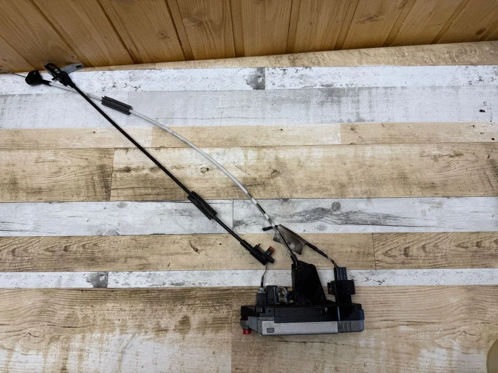 Rear door lock 4855193