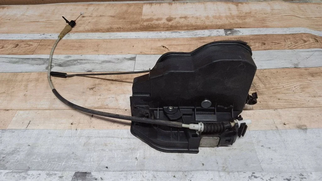 Tagaukse lukk – BMW X6 E71 (2008-2014)