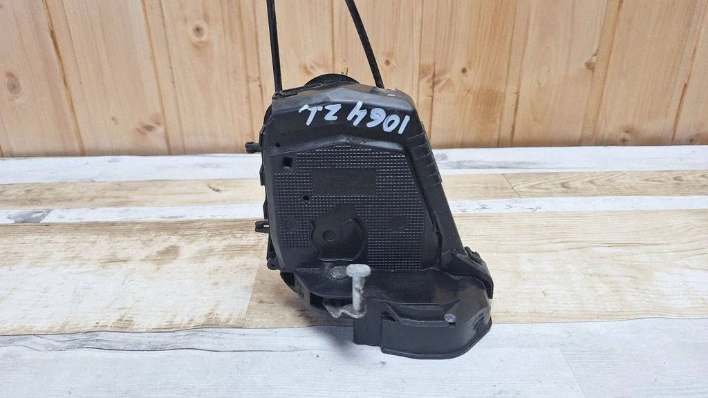 Rear door lock – rear left