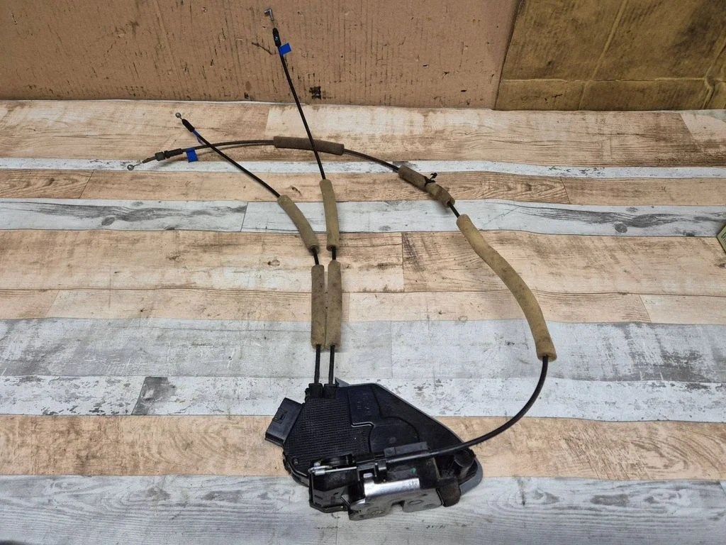 Rear door lock 825013TA0A