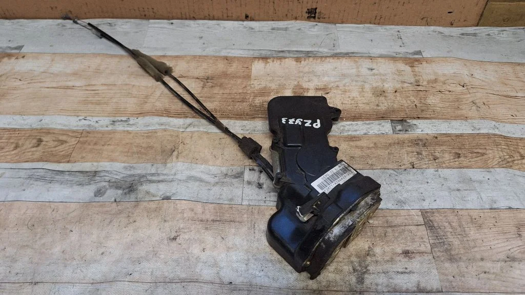 Rear door lock P3M71A264A26DF