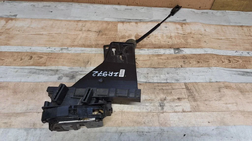 Rear door lock 8A61A264A52AE