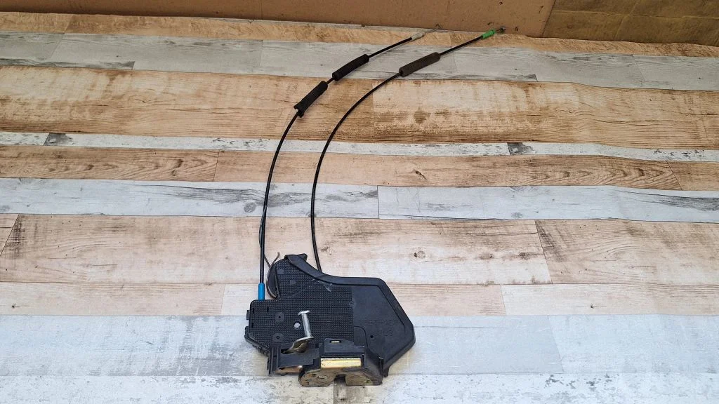 Rear door lock – rear left