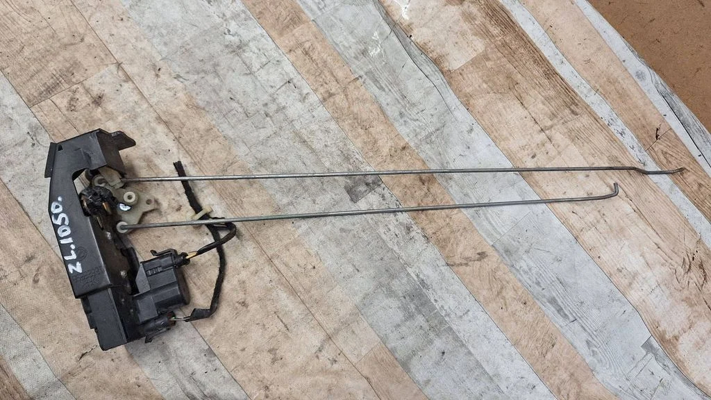 Rear door lock – rear left