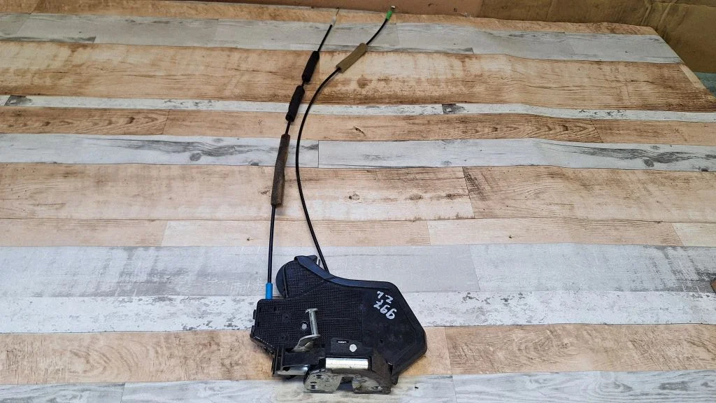 Rear door lock – rear left