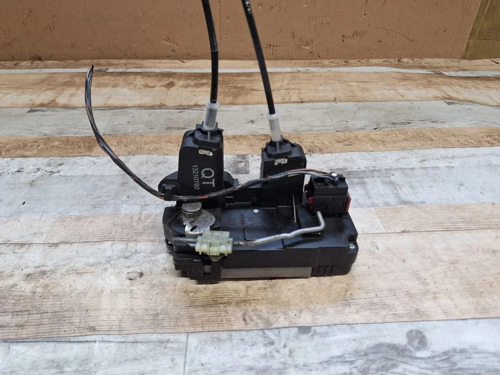 Rear door lock – Opel Vectra C (2005-2009)