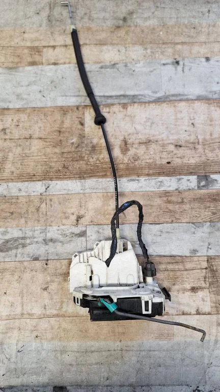 Rear door lock – Chrysler Sebring (ST-22 - JR) (2000-2007)