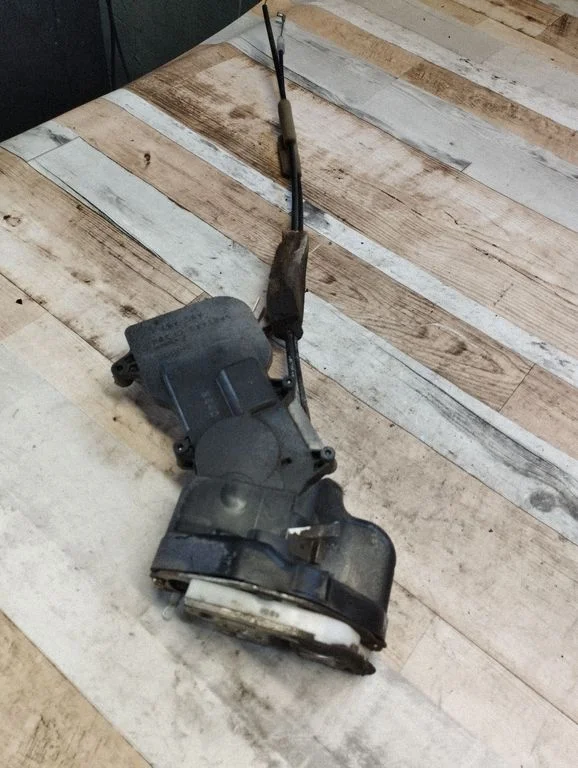 Rear door lock – rear left