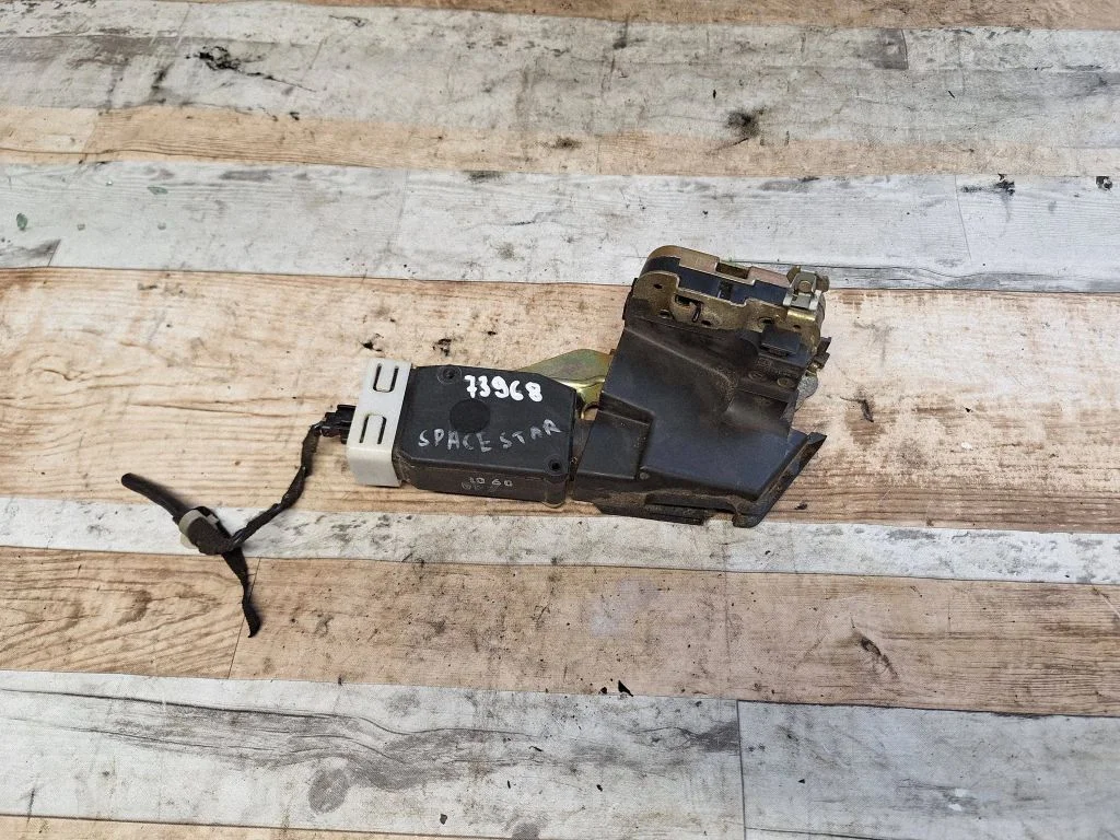 Rear door lock – rear right