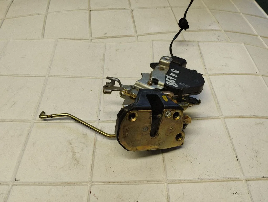 Rear door lock – rear left