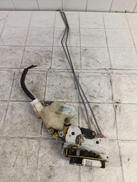 Rear door lock 82553BM760