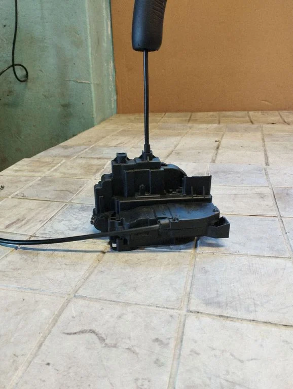 Rear door lock – Renault Megane III (2009-2016)