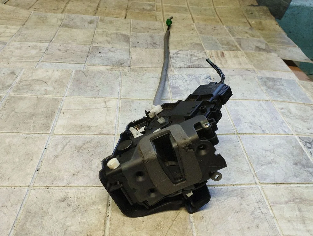Rear door lock – Ford Mondeo MK IV (2007-2014)
