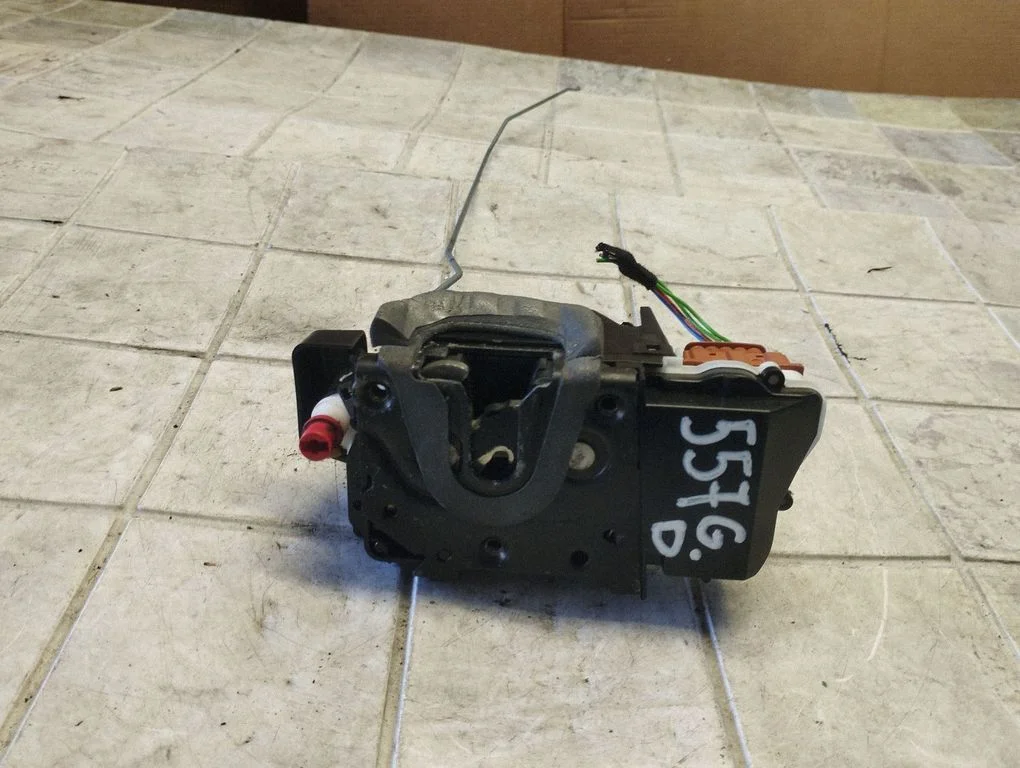 Zamek drzwi tylnych 2155B