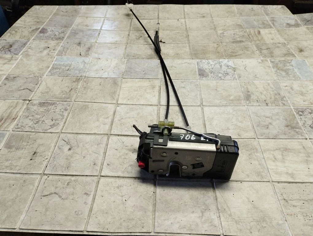 Rear door lock – Opel Signum (2003-2008)