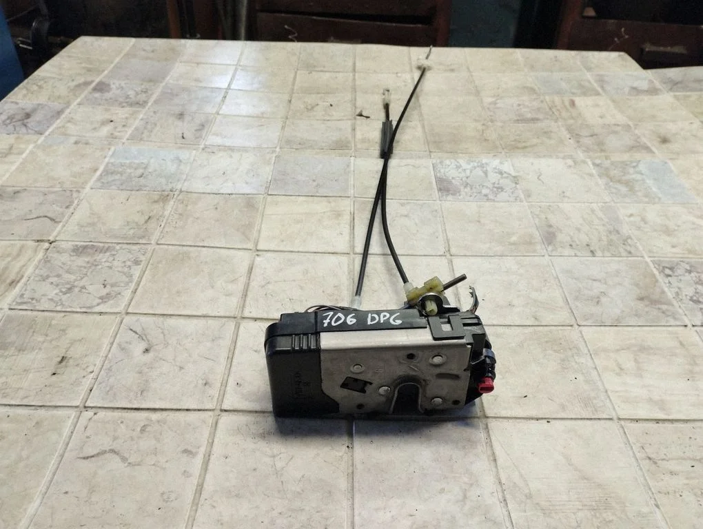 Rear door lock – Opel Signum (2003-2008)