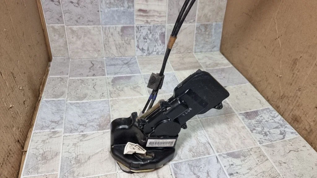 Rear door lock P3M71A264A26DG